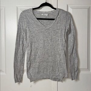 Reitmans Light Gray V-Neck Knit Sweater
